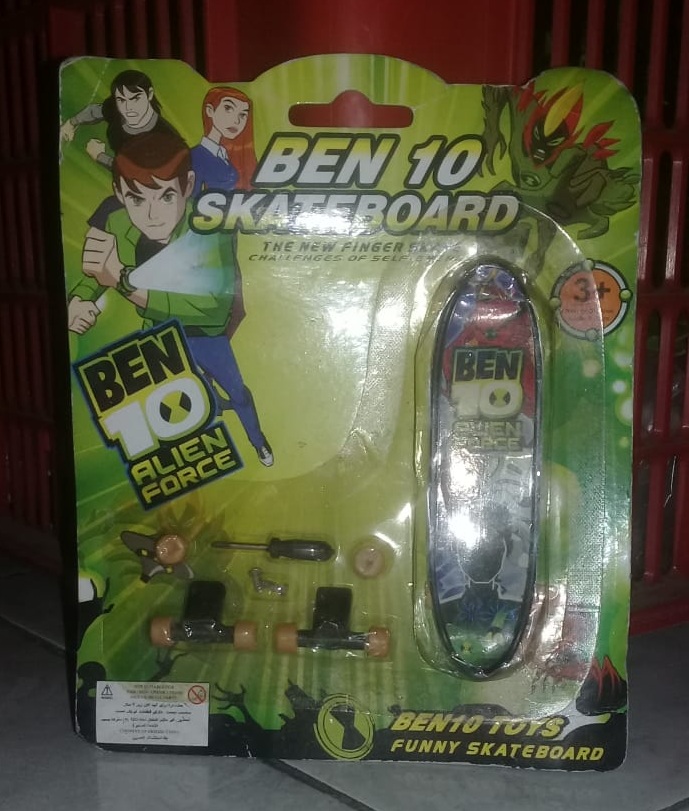 Skateboard Motif Ben 10 + Acc Ben 10 Skateboard Press